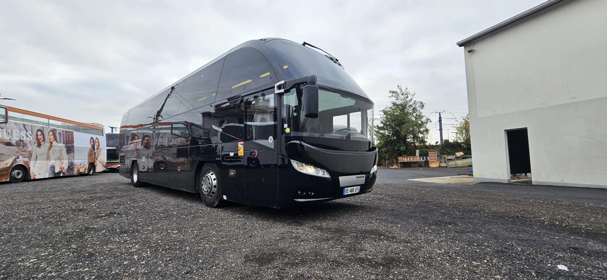 Bus Noir en Vip 40 49 75 Places Vision Panorarimque