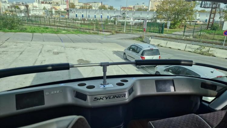  Vue de l’intérieur côté avant du cars double étage - Autocars-soummane