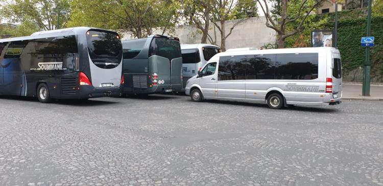 Vue de l’extérieur du mini bus - Autocars-soummane